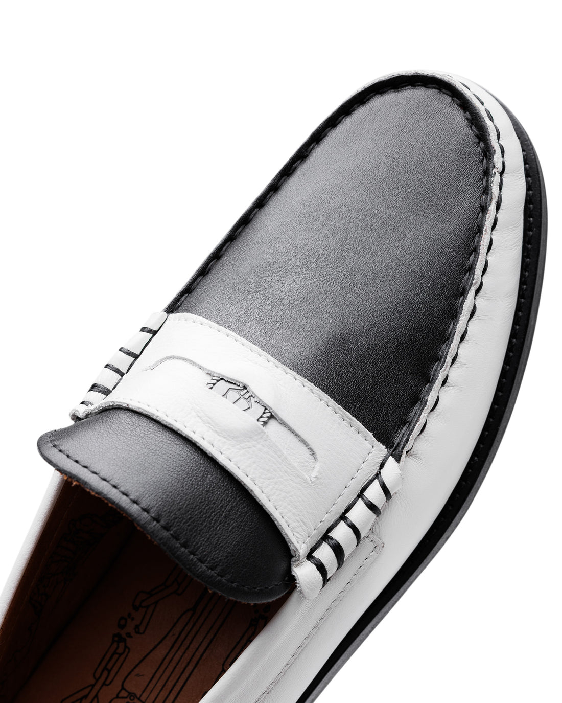 Riviera White/Black Leather