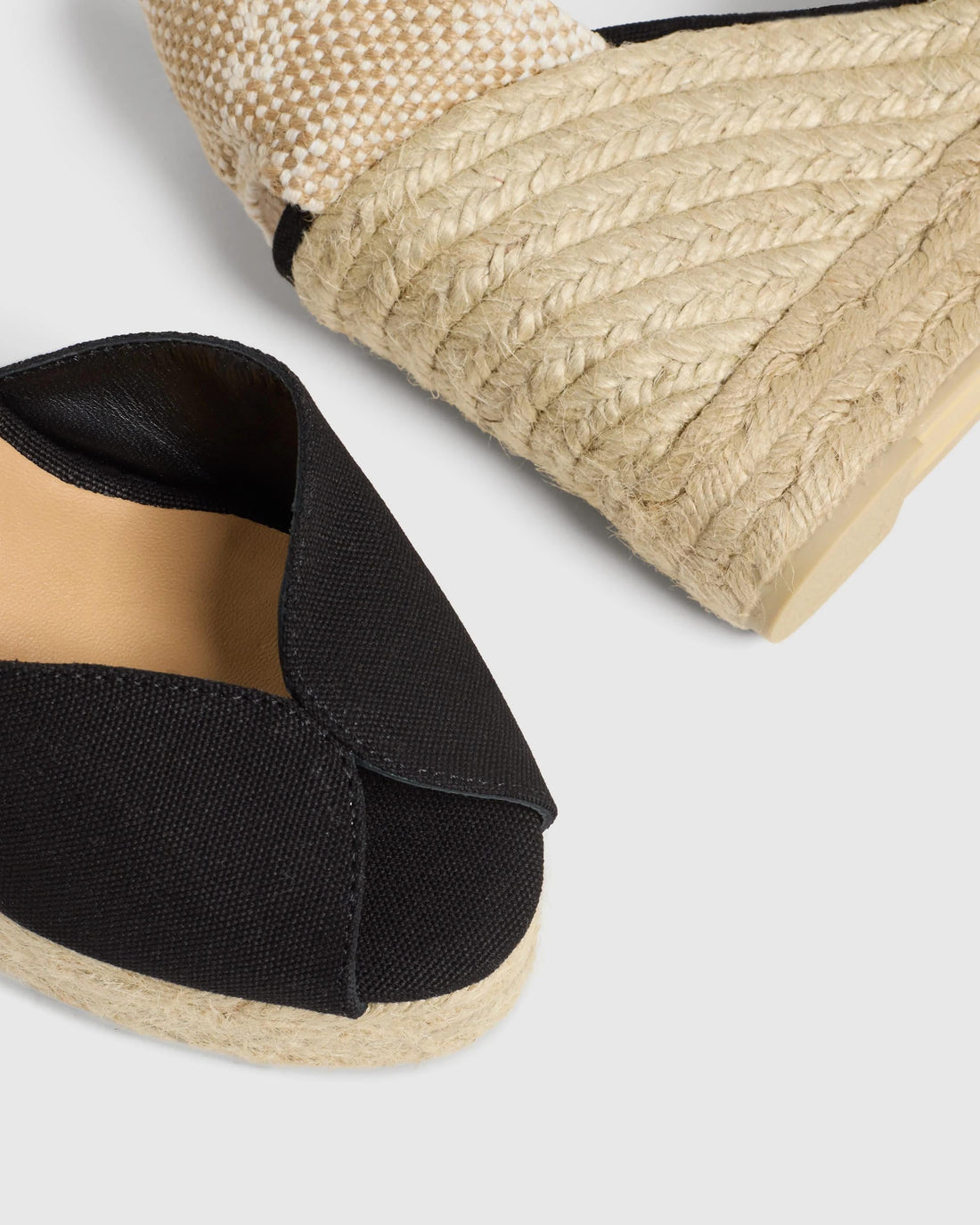 Bianca 8ED Negro Peeptoe Wedge Espadrille