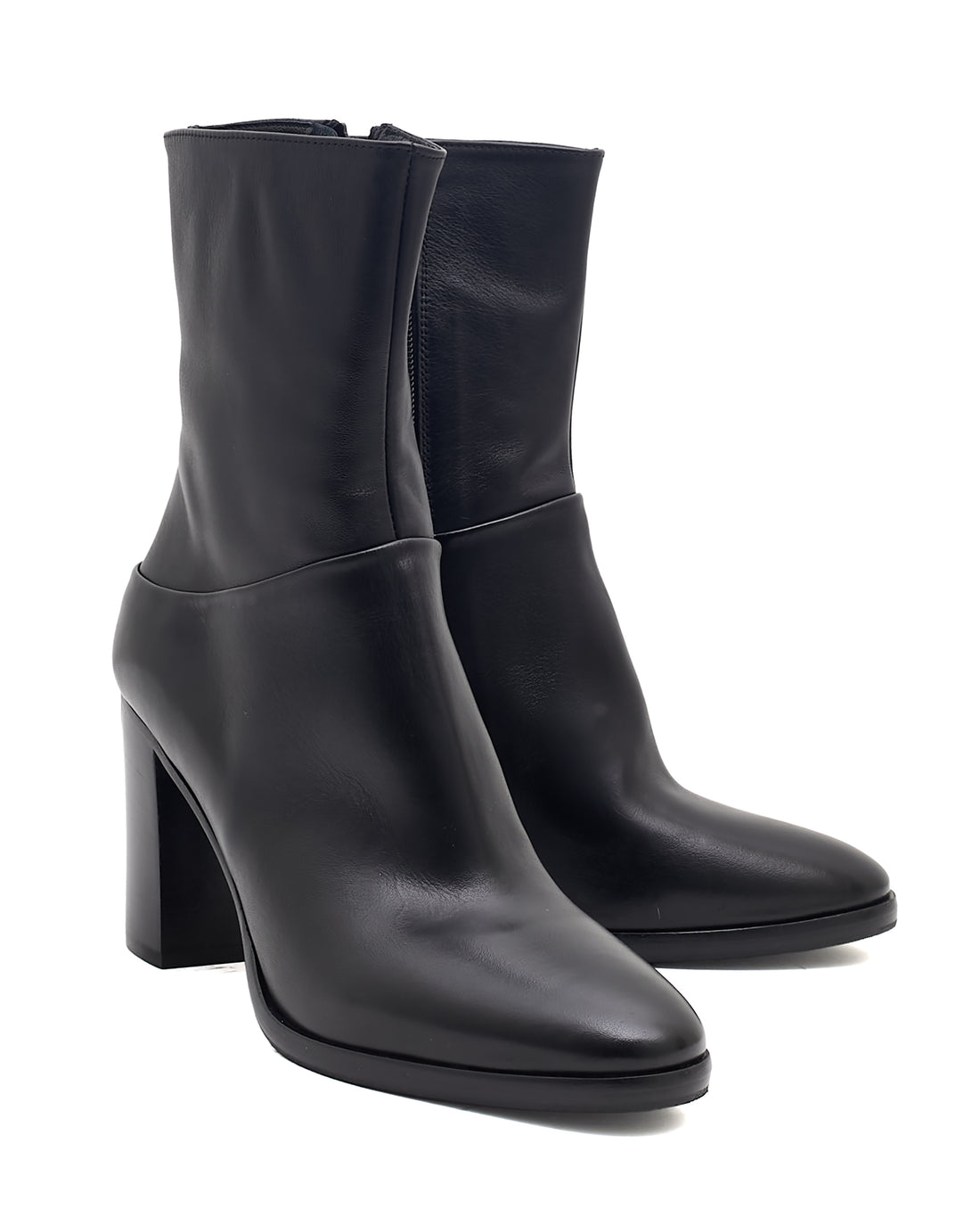 Isadora Black Leather